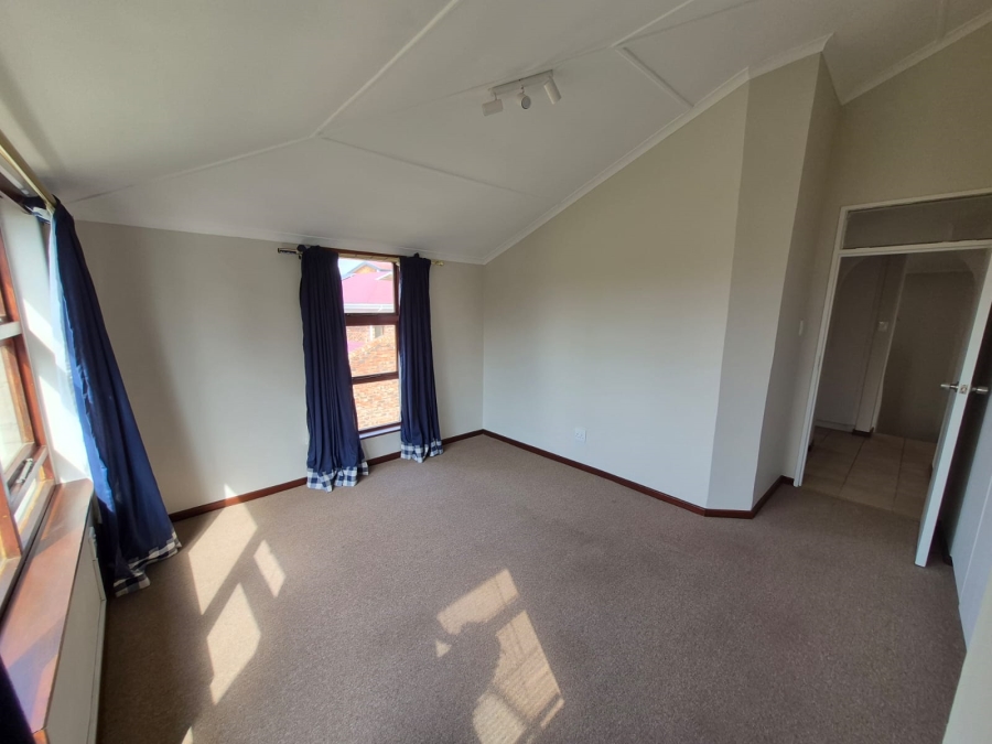 5 Bedroom Property for Sale in Bayview Western Cape